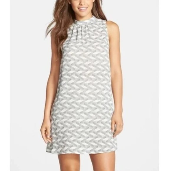 BB Dakota Dresses & Skirts - Women's BB‎ Dakota High Neck Shift Dress White Geometric Print Size Small